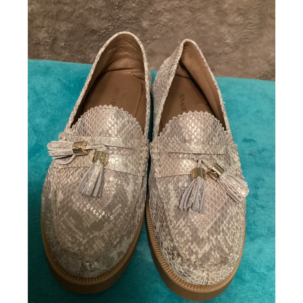 DONALD . J..PLINER LENY LOAFER  SZ 9.5